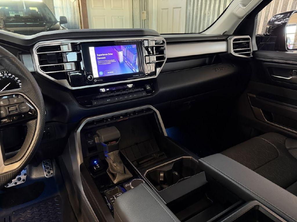 Toyota Tundra SR5 CrewMax 4WD 2024