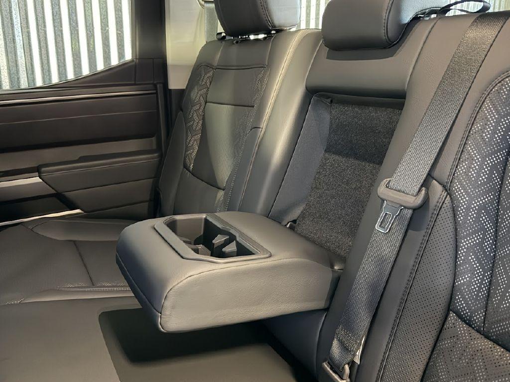 Toyota Tundra SR5 CrewMax 4WD 2024