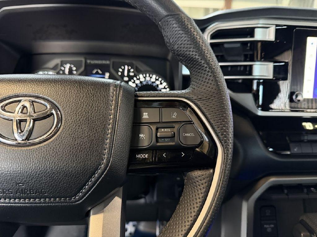 Toyota Tundra SR5 CrewMax 4WD 2024