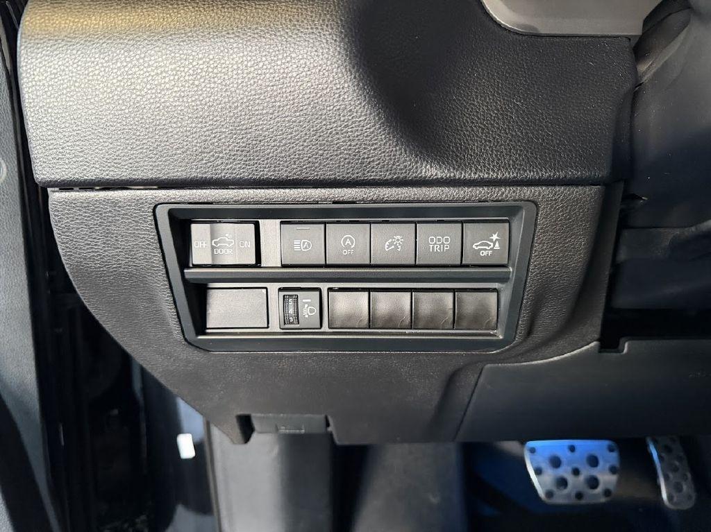 Toyota Tundra SR5 CrewMax 4WD 2024