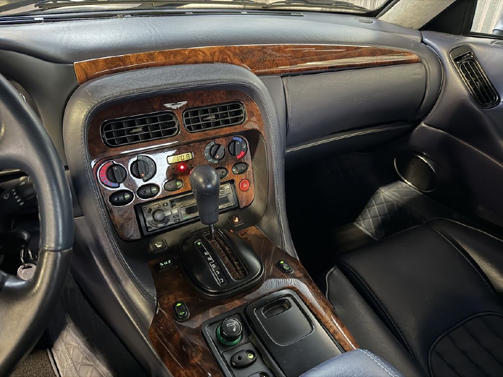 Aston Martin DB7 Volante 1997