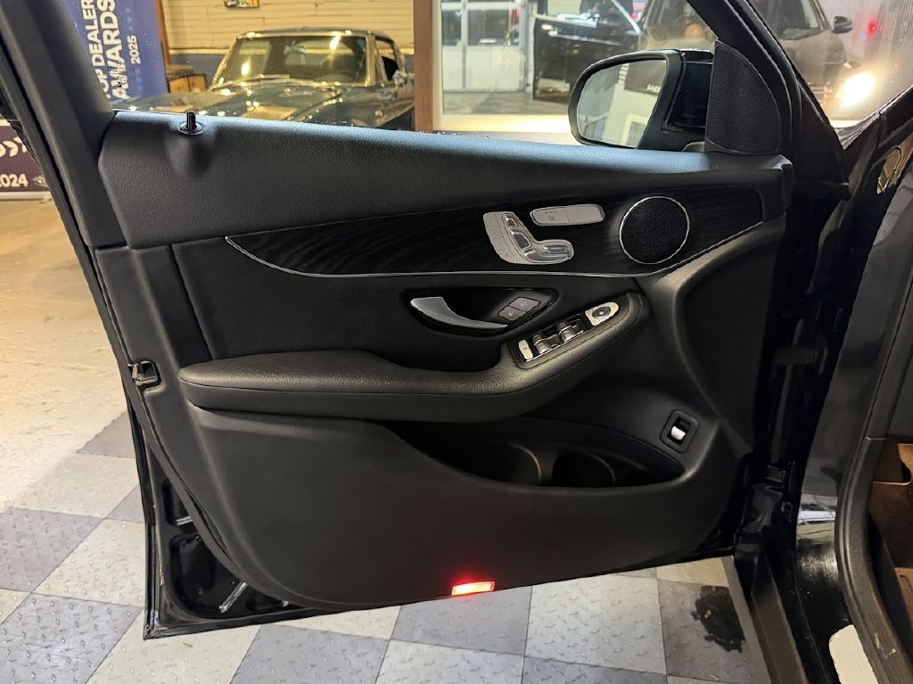 Mercedes-Benz GLC-Class GLC300 4MATIC 2016