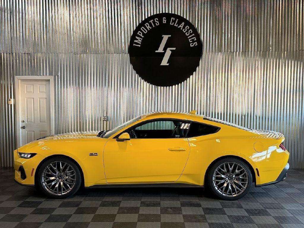 Ford Mustang  2024