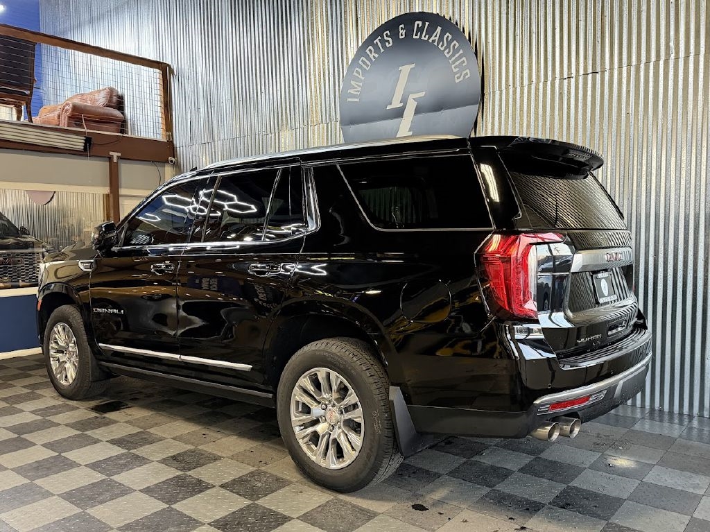 GMC Yukon Denali 4WD 2021