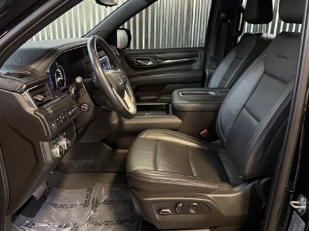 GMC Yukon Denali 4WD 2021