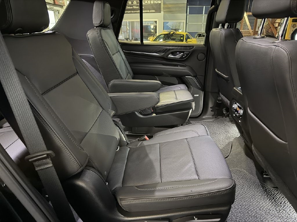 GMC Yukon Denali 4WD 2021