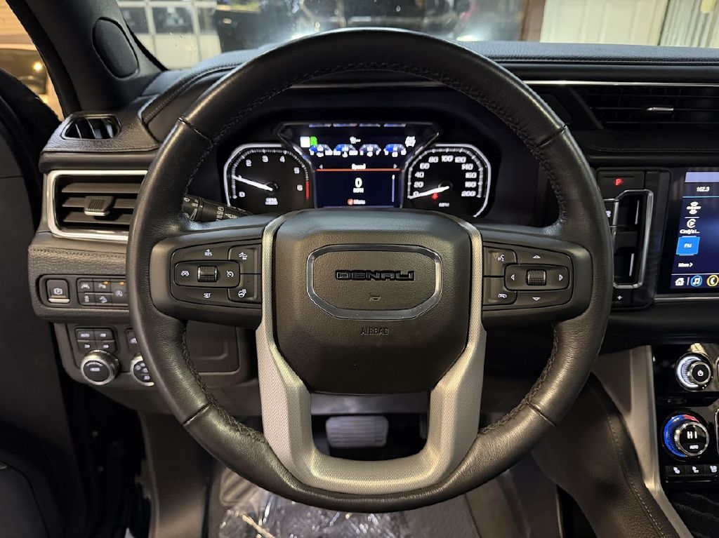 GMC Yukon Denali 4WD 2021