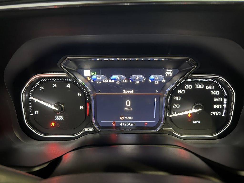 GMC Yukon Denali 4WD 2021