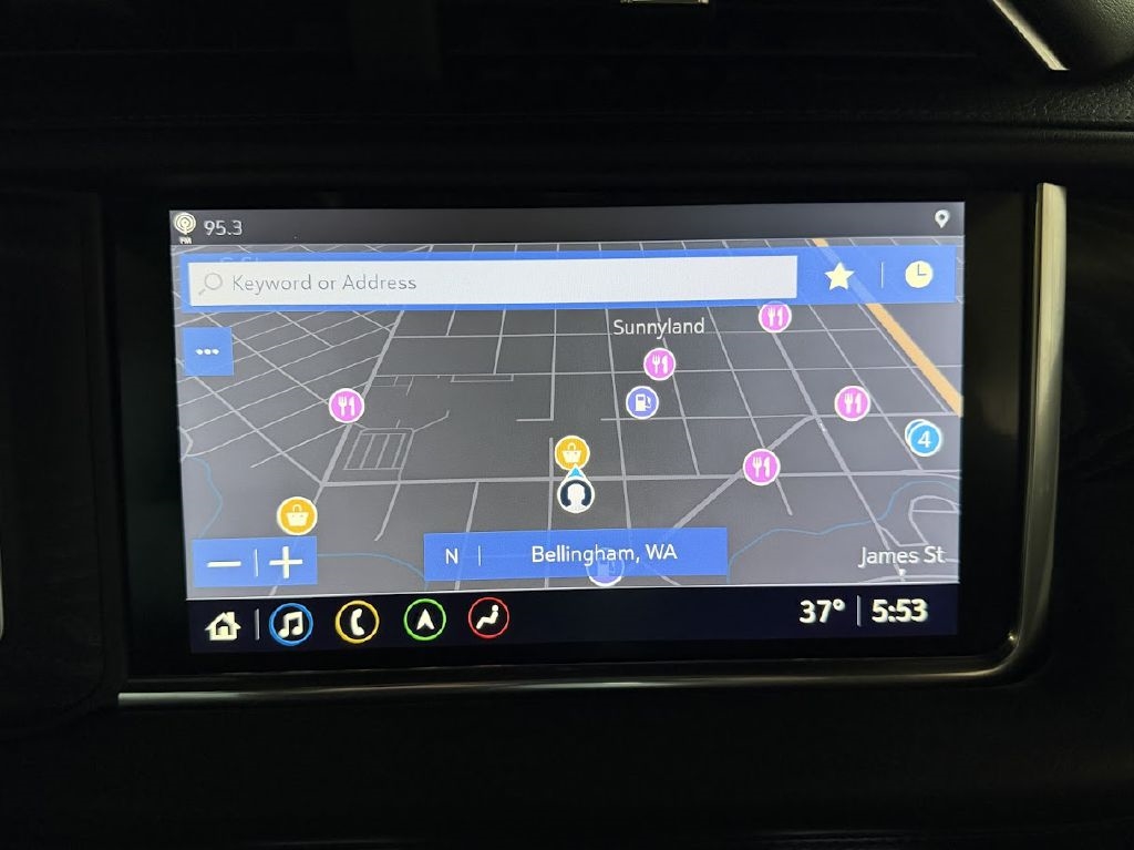 GMC Yukon Denali 4WD 2021