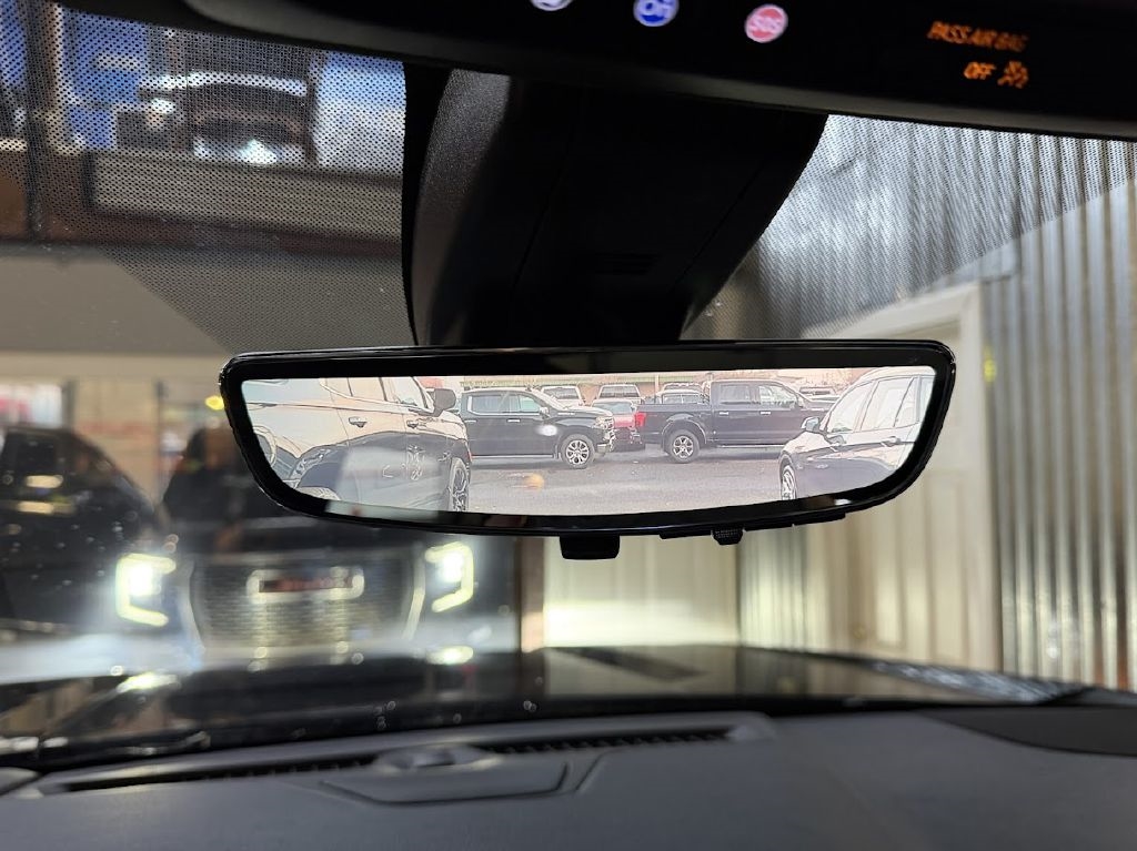 GMC Yukon Denali 4WD 2021