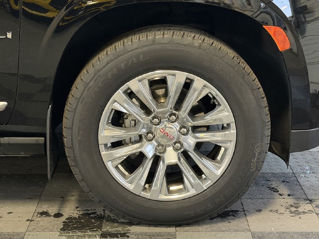 GMC Yukon Denali 4WD 2021