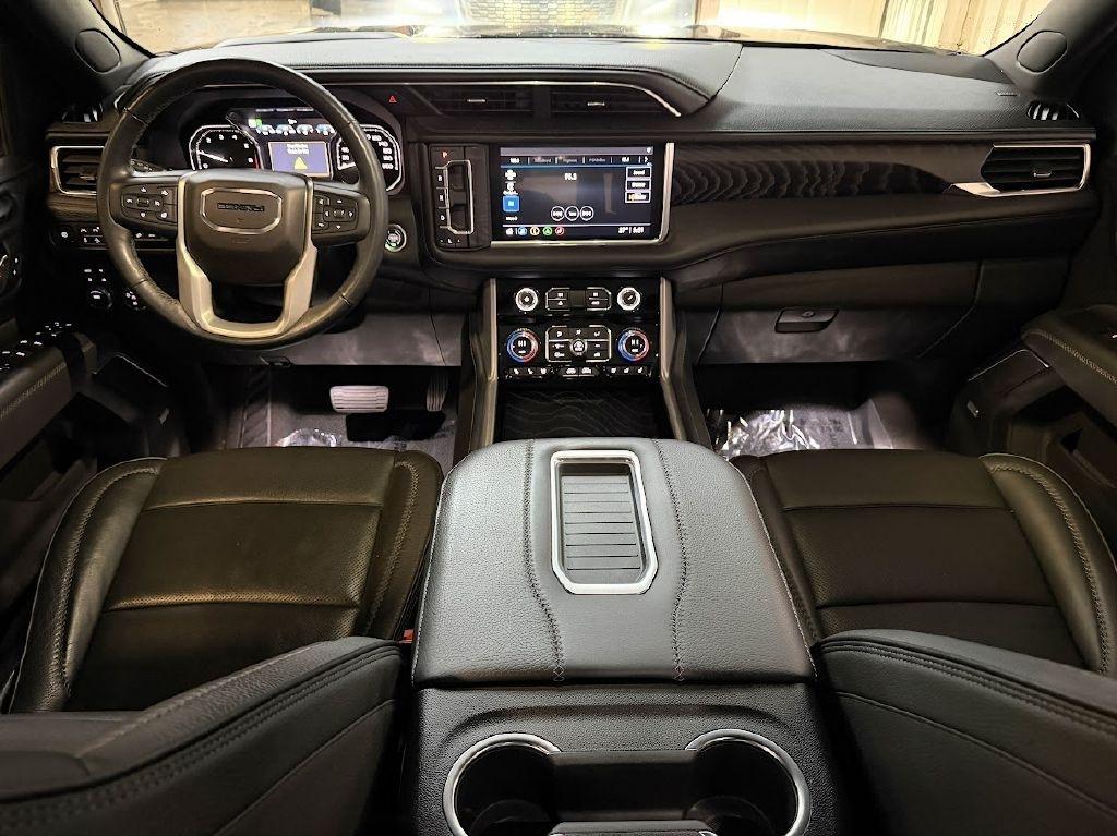 GMC Yukon Denali 4WD 2021