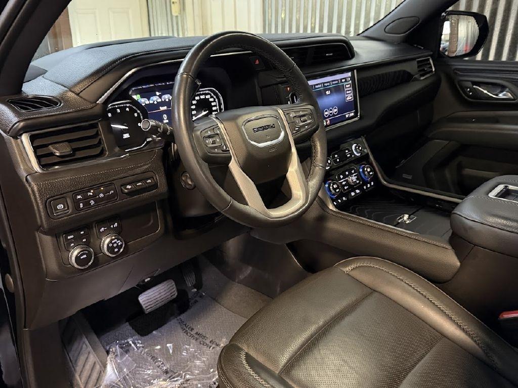 GMC Yukon Denali 4WD 2021