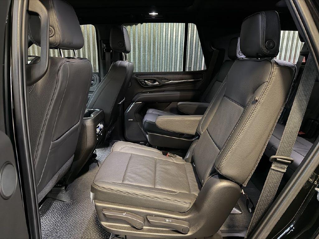 GMC Yukon Denali 4WD 2021