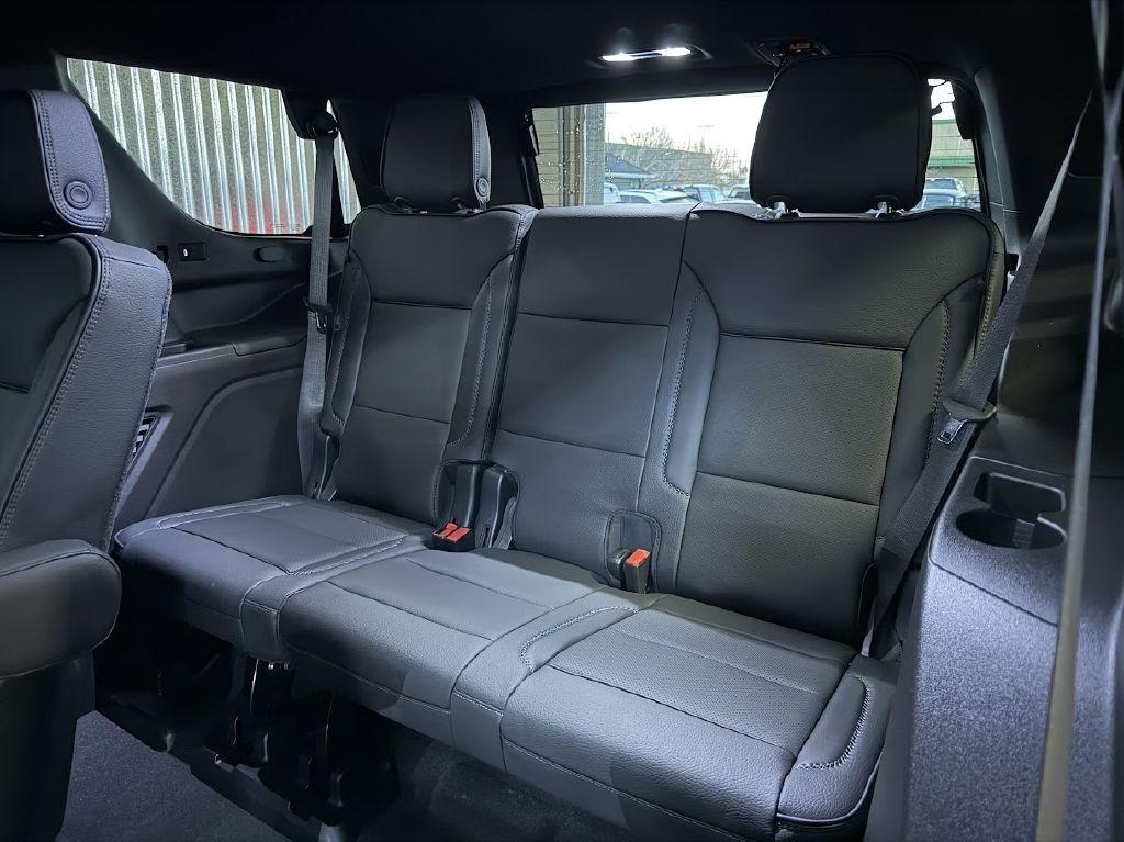 GMC Yukon Denali 4WD 2021