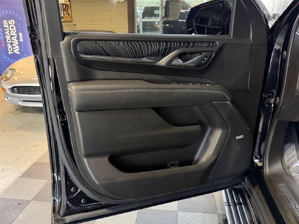 GMC Yukon Denali 4WD 2021