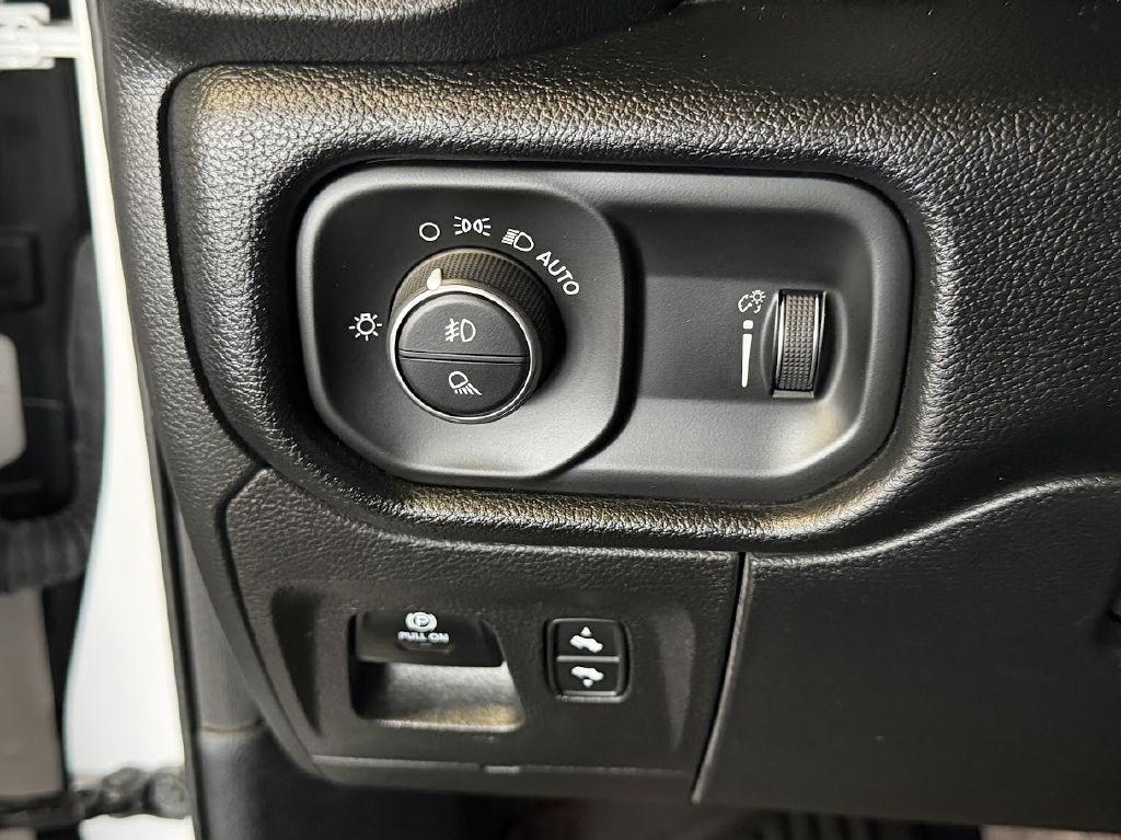 RAM 1500 Rebel Crew Cab SB 4WD 2020