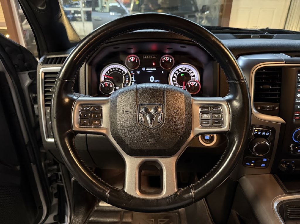 RAM 1500 Classic Tradesman Crew Cab SWB 4WD 2021