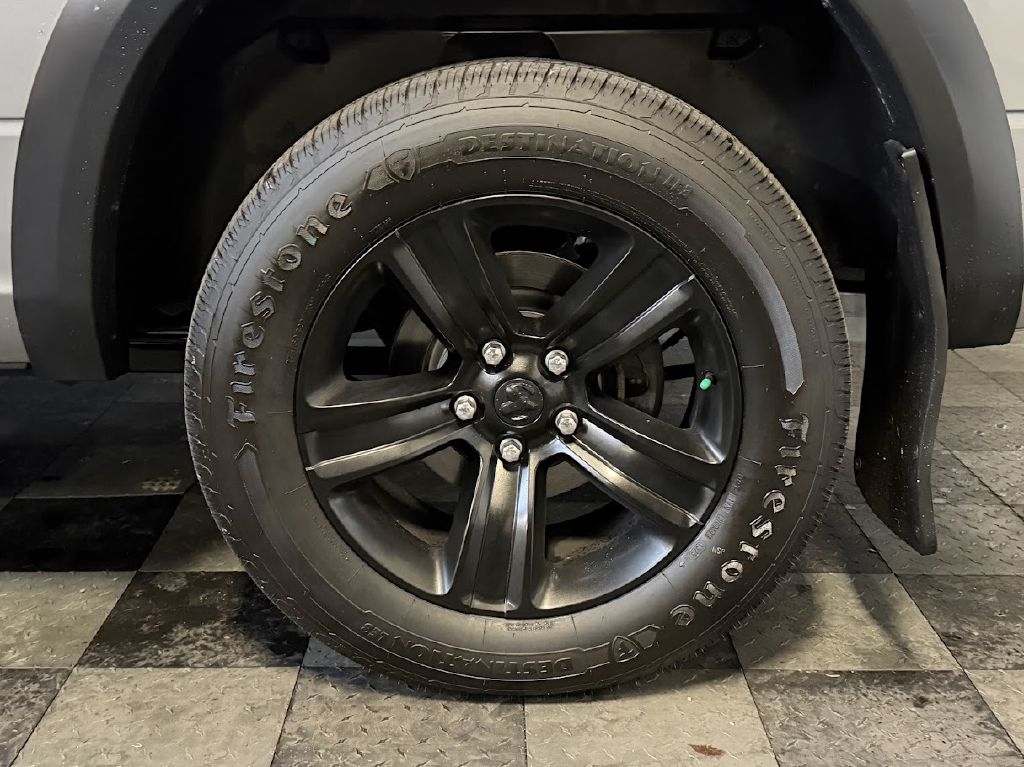 RAM 1500 Classic Tradesman Crew Cab SWB 4WD 2021