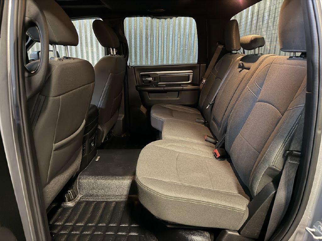 RAM 1500 Classic Tradesman Crew Cab SWB 4WD 2021