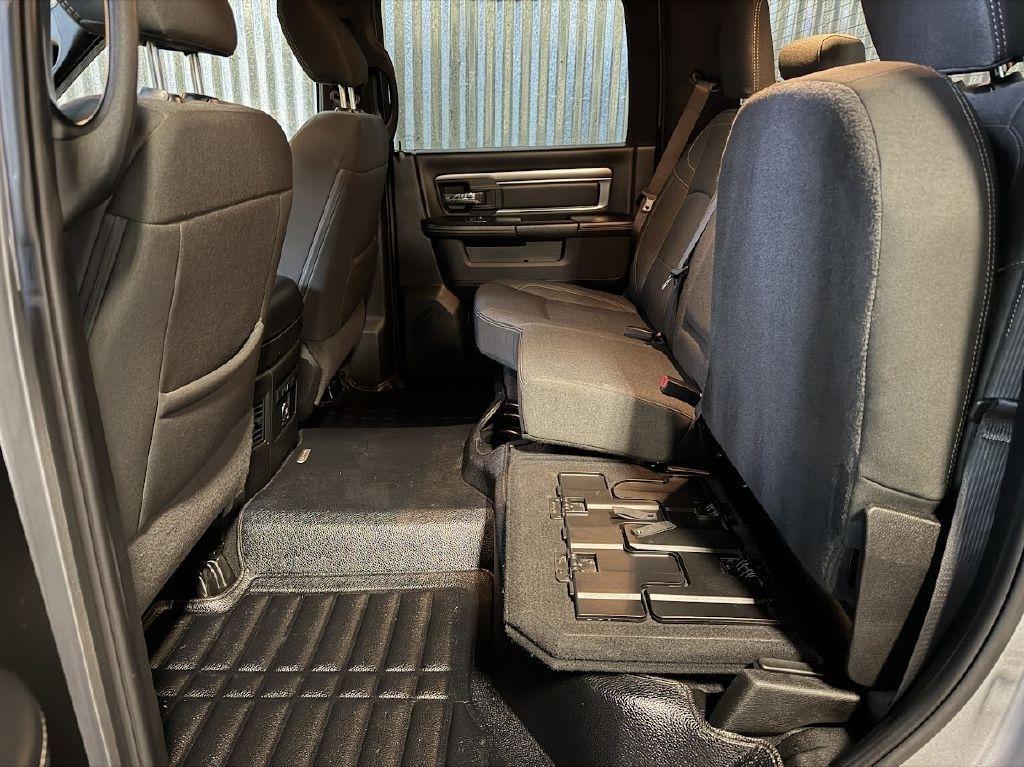 RAM 1500 Classic Tradesman Crew Cab SWB 4WD 2021