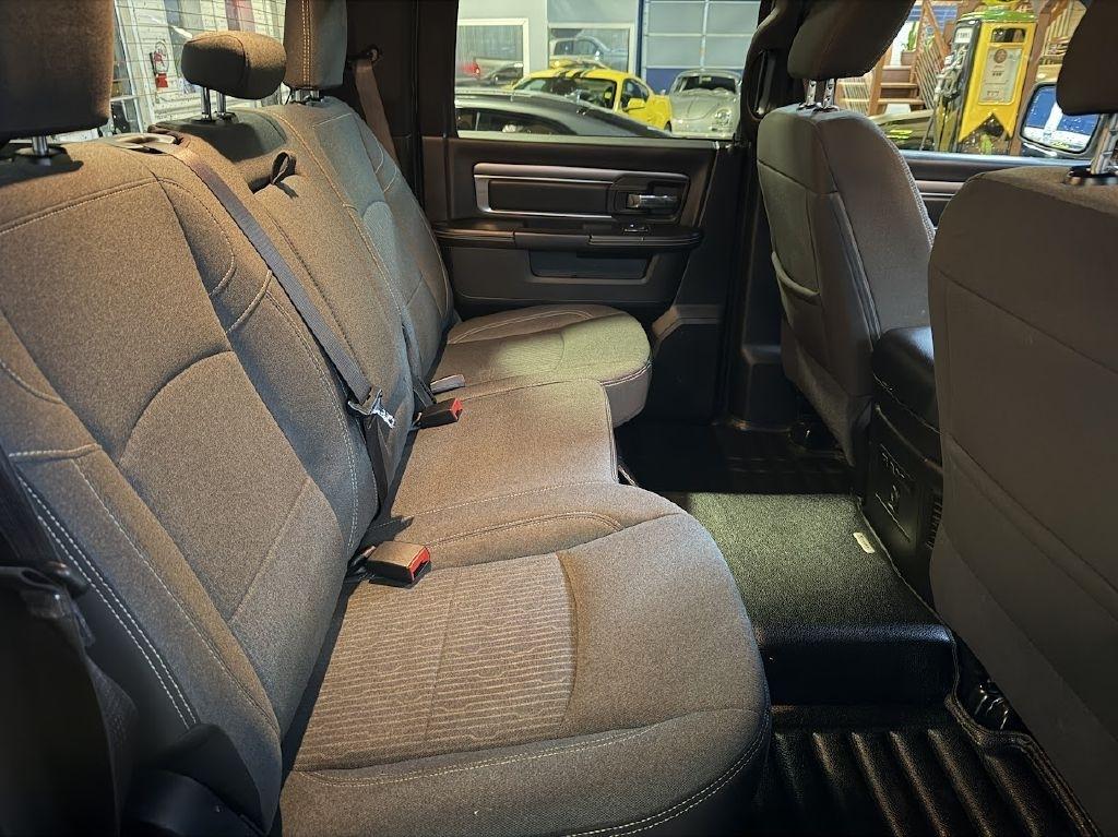 RAM 1500 Classic Tradesman Crew Cab SWB 4WD 2021