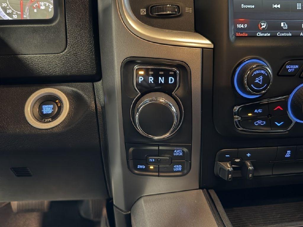 RAM 1500 Classic Tradesman Crew Cab SWB 4WD 2021