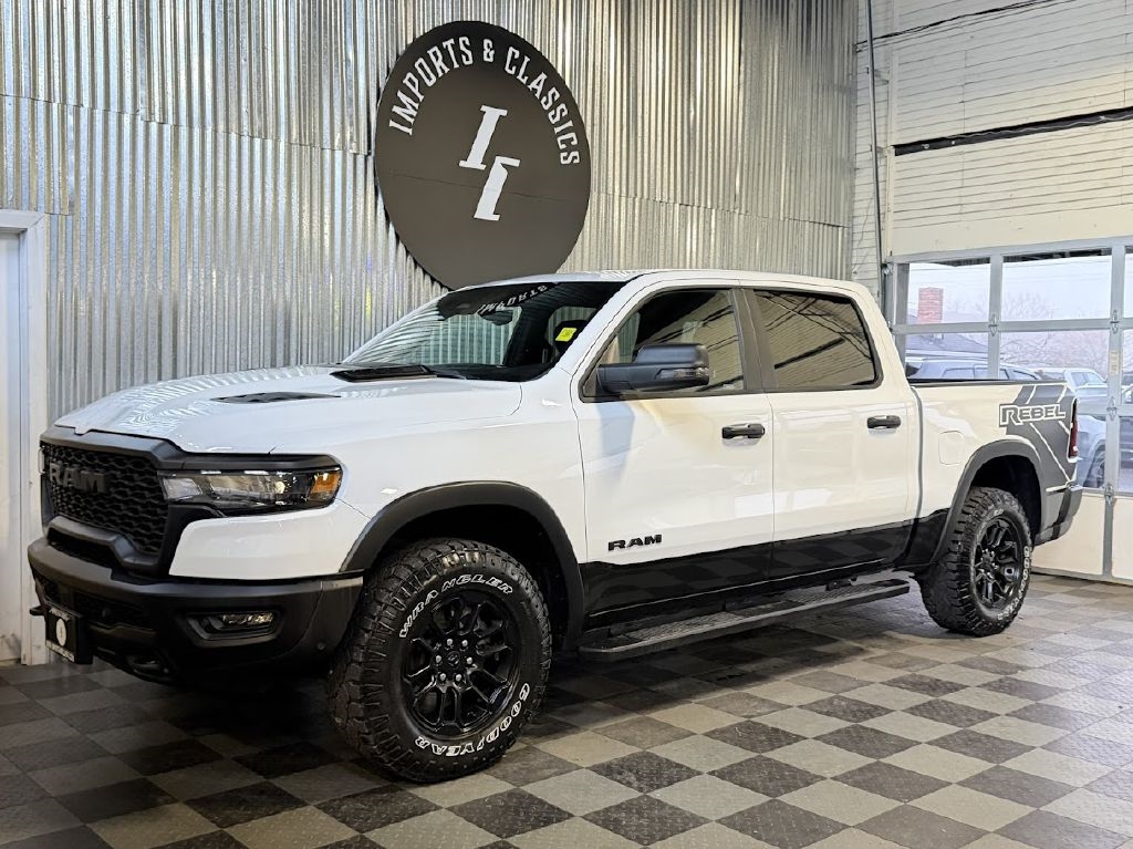 RAM 1500 Rebel Crew Cab SB 4WD 2025