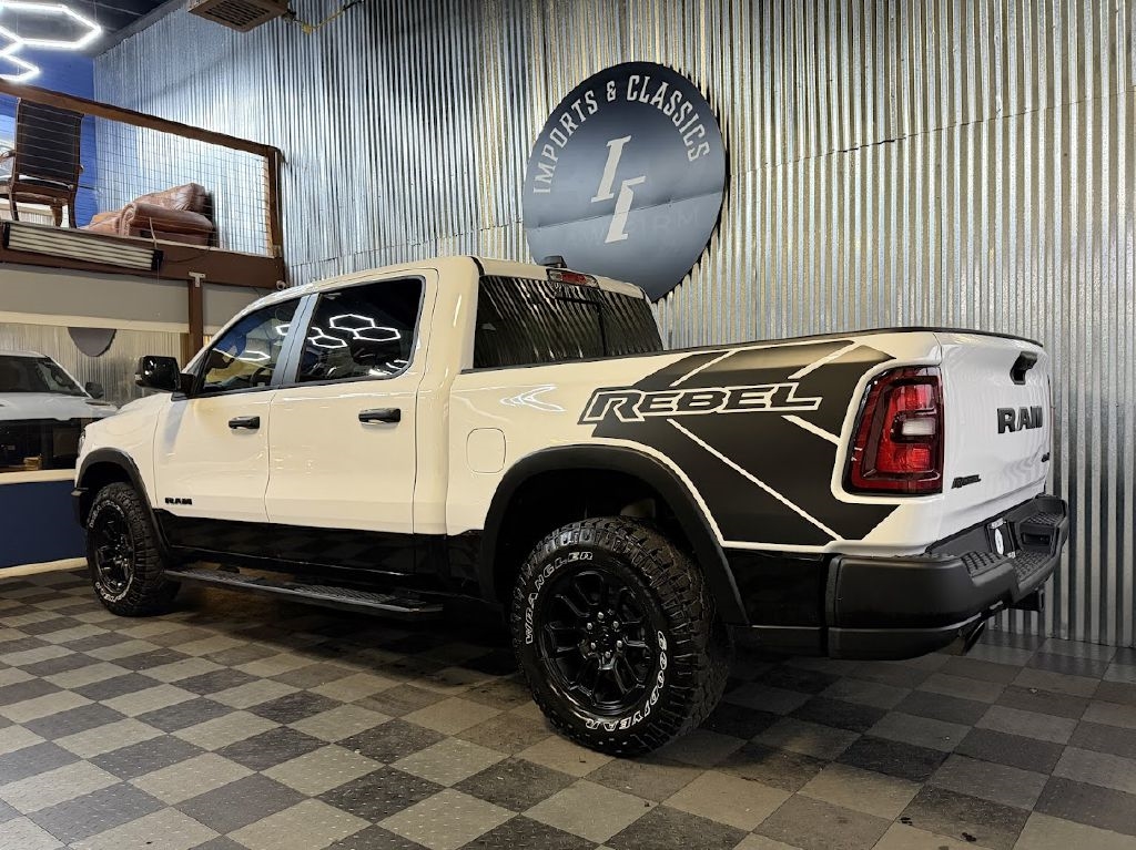 RAM 1500 Rebel Crew Cab SB 4WD 2025