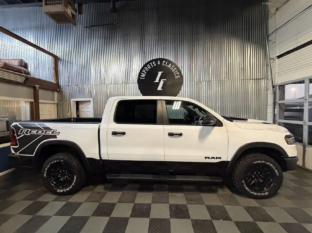 RAM 1500 Rebel Crew Cab SB 4WD 2025