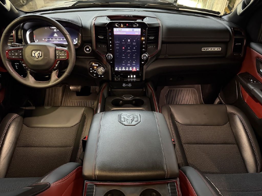 RAM 1500 Rebel Crew Cab SB 4WD 2025