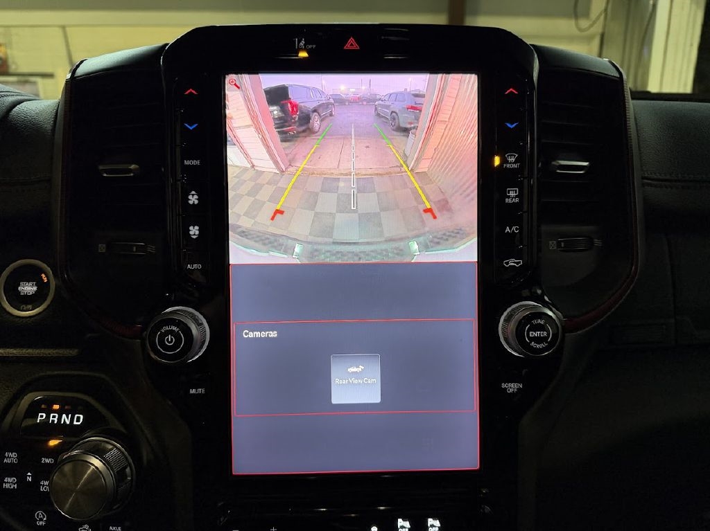 RAM 1500 Rebel Crew Cab SB 4WD 2025