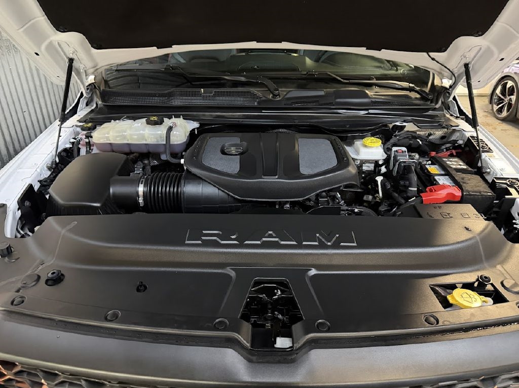 RAM 1500 Rebel Crew Cab SB 4WD 2025