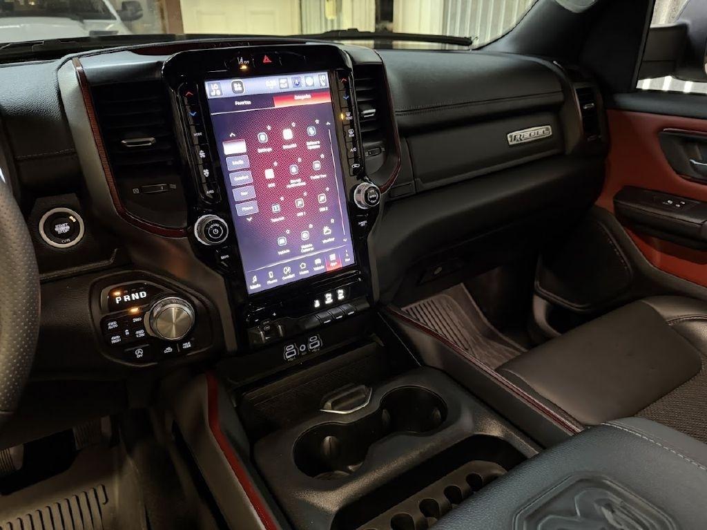 RAM 1500 Rebel Crew Cab SB 4WD 2025