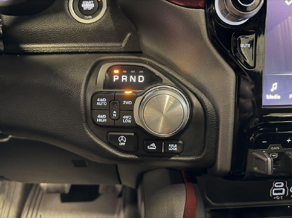 RAM 1500 Rebel Crew Cab SB 4WD 2025