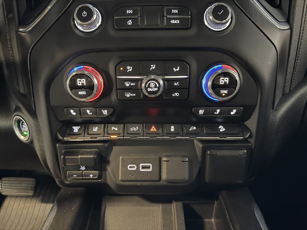 GMC Sierra 3500HD AT4 Crew Cab 4WD 2020