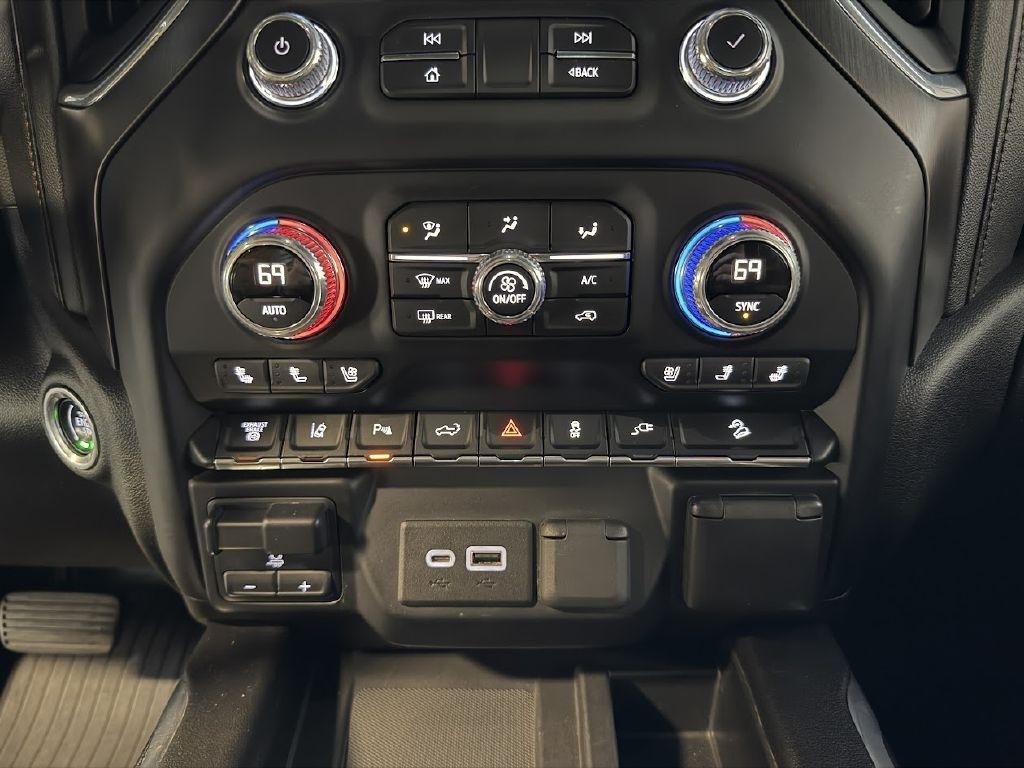 GMC Sierra 3500HD AT4 Crew Cab 4WD 2020