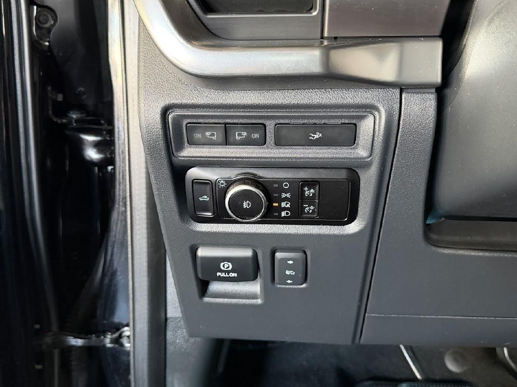 Ford F-150 Lariat 4WD SuperCrew 5.5' Box 2023