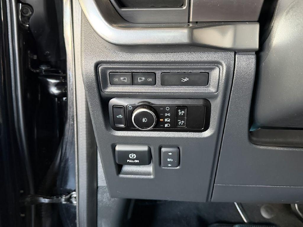 Ford F-150 Lariat 4WD SuperCrew 5.5' Box 2023