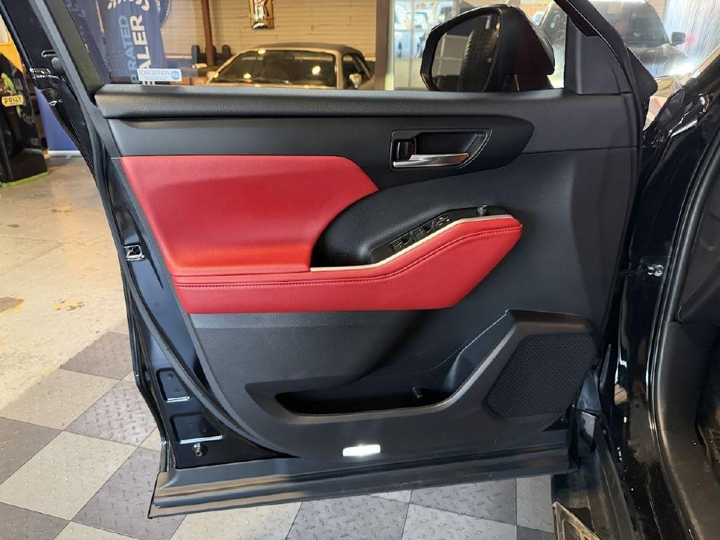 Toyota Highlander XSE 4D SUV AWD 2023