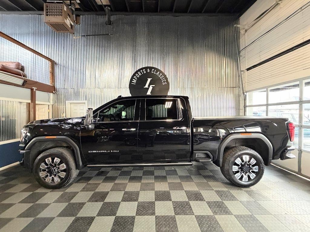GMC Sierra 3500HD Denali Crew Cab 4WD 2025