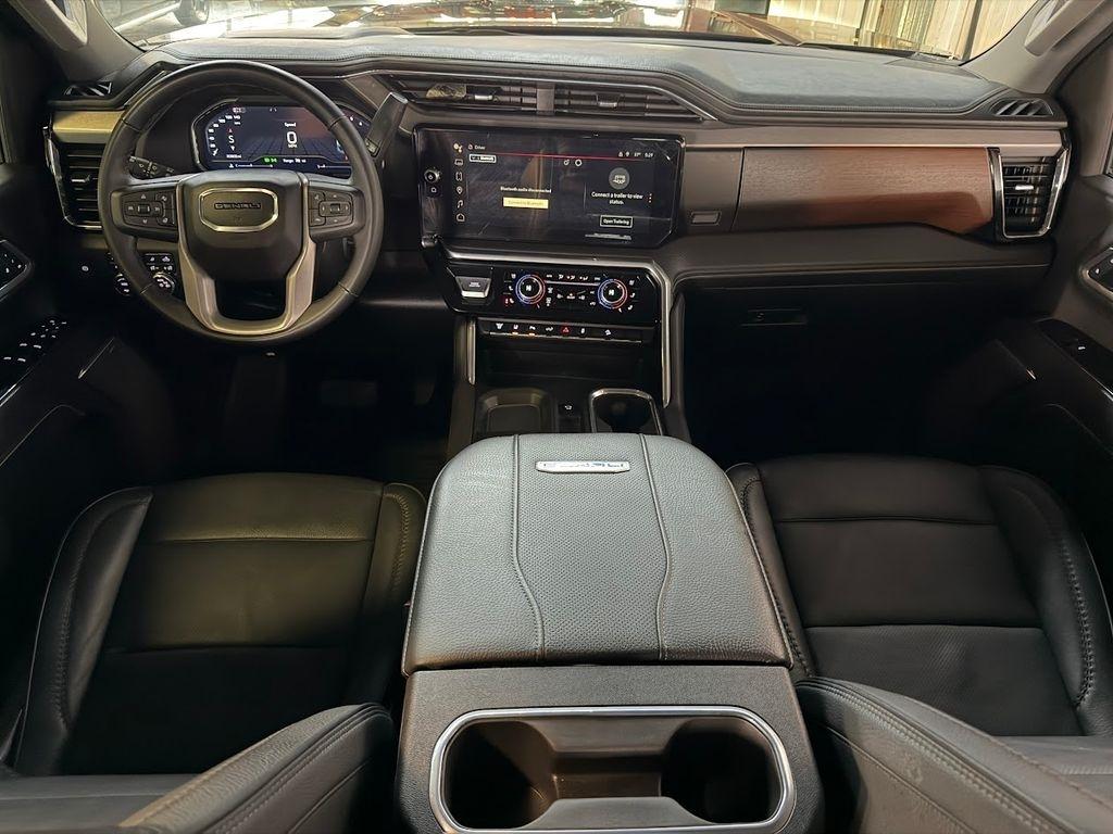 GMC Sierra 3500HD Denali Crew Cab 4WD 2025