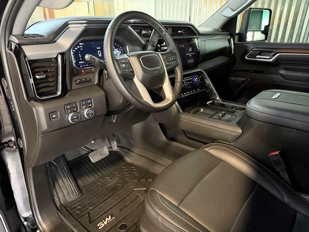 GMC Sierra 3500HD Denali Crew Cab 4WD 2025