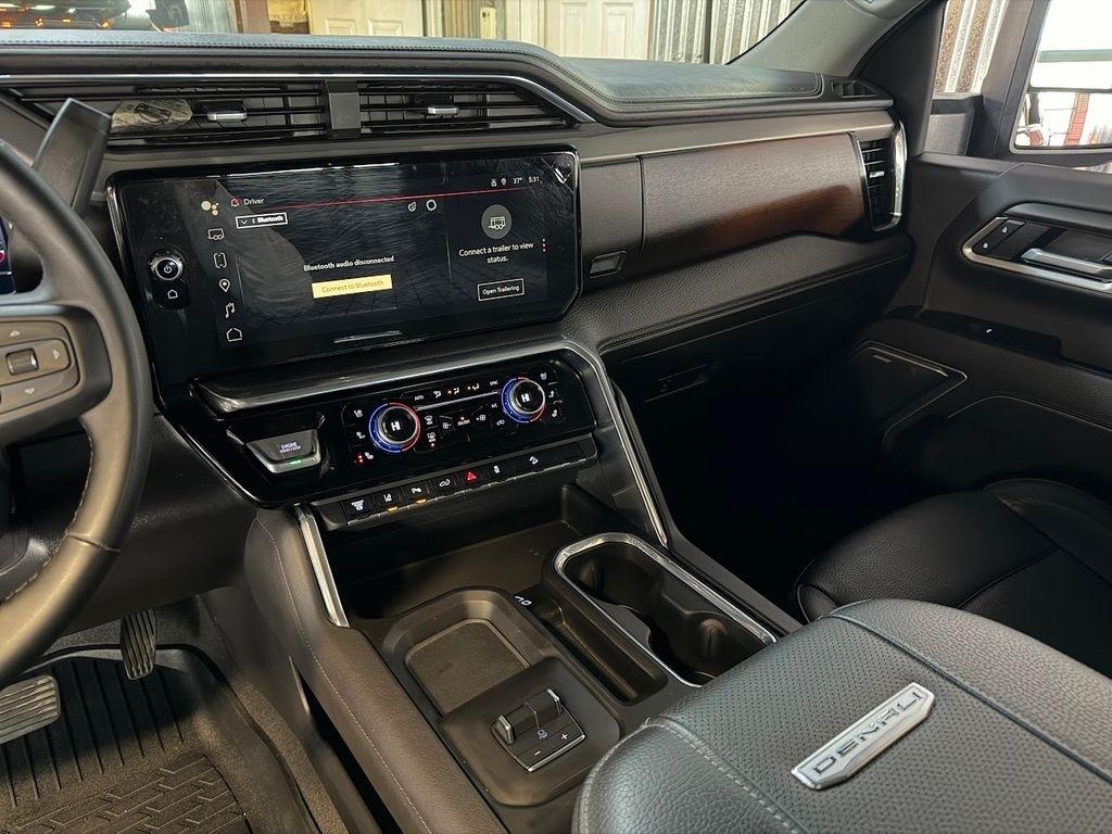 GMC Sierra 3500HD Denali Crew Cab 4WD 2025