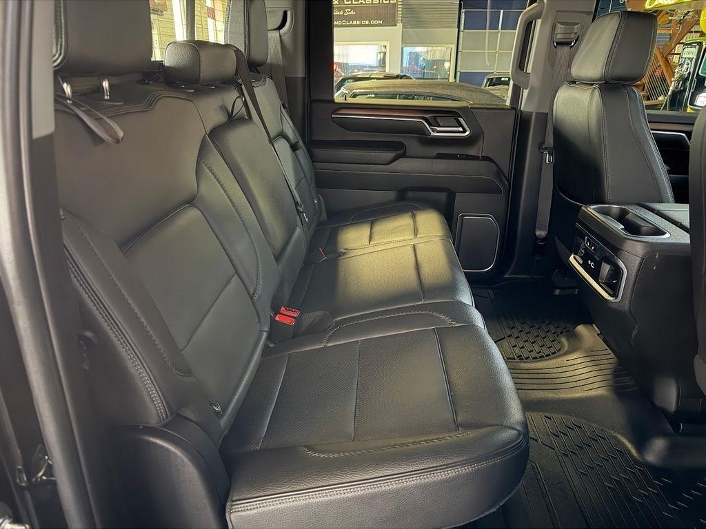 GMC Sierra 3500HD Denali Crew Cab 4WD 2025