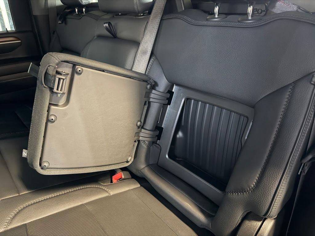 GMC Sierra 3500HD Denali Crew Cab 4WD 2025