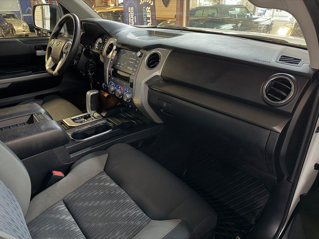 Toyota Tundra SR5 5.7L V8 CrewMax 4WD 2020