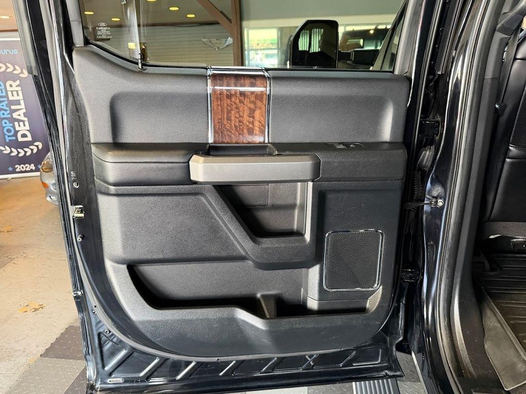 Ford F-450 SD Platinum Crew Cab DRW 4WD 2017