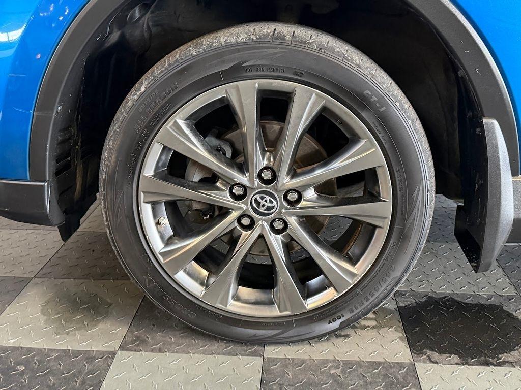 Toyota RAV4 Limited AWD 2018