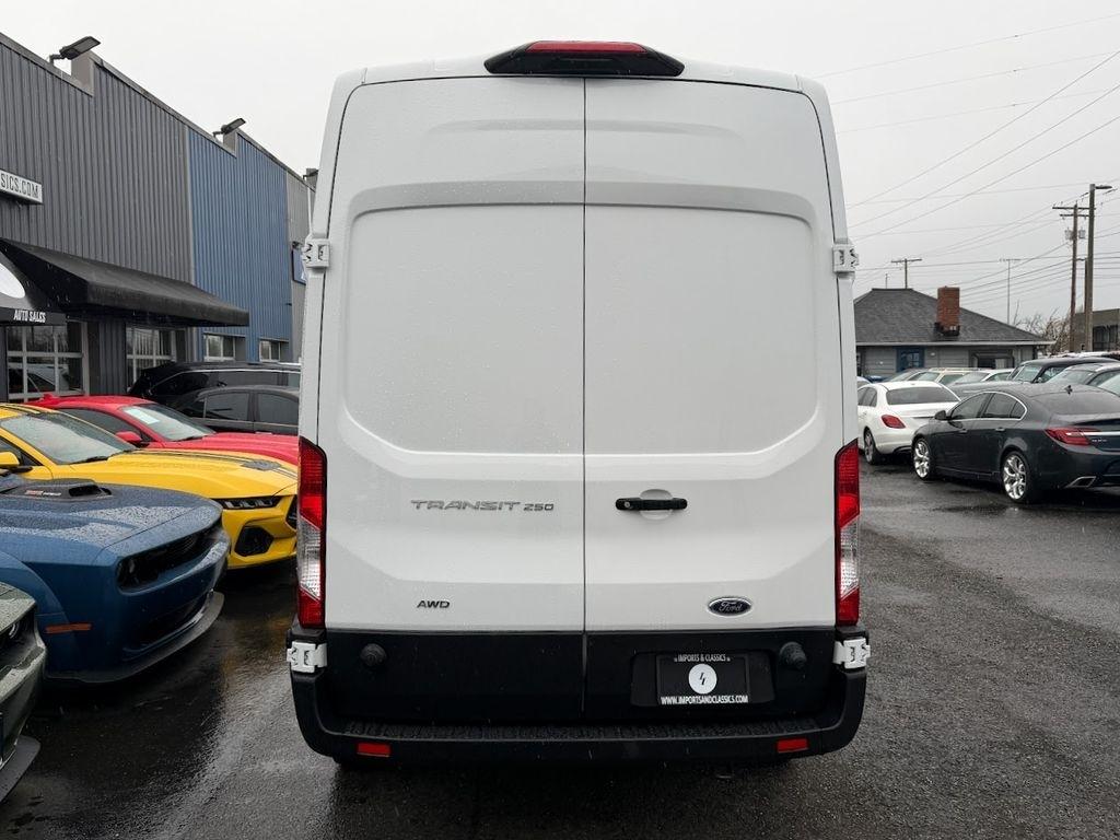 Ford Transit 250 Van High Roof w/Sliding Pass. 148-in. WB 2025